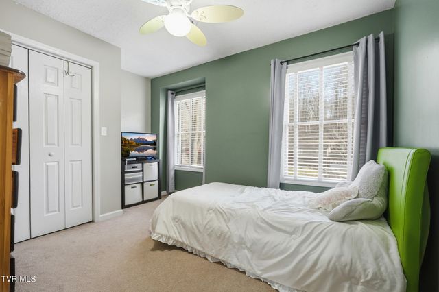 1617 Valley View Drive, Big Stone Gap, VA 24219