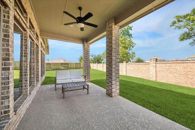 15843 Mckinley Green Drive, Humble, TX 77346