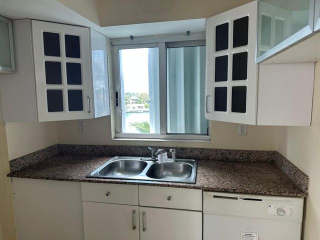 5900 Collins Avenue 601, Miami Beach, FL 33140