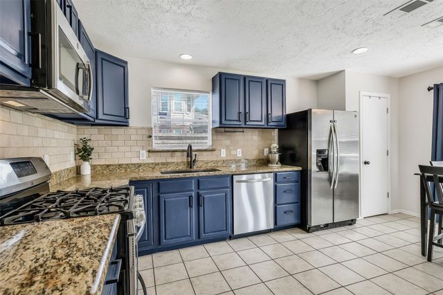 2903 Queen Victoria Street, Pearland, TX 77581