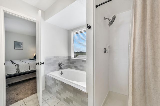 2903 Queen Victoria Street, Pearland, TX 77581