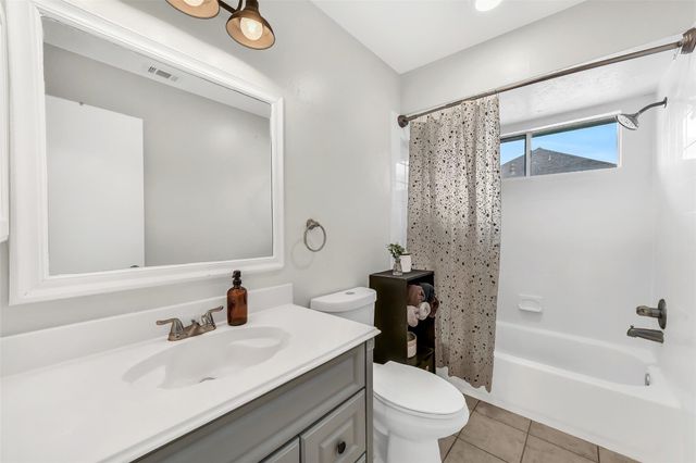 2903 Queen Victoria Street, Pearland, TX 77581