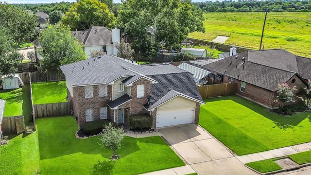 2903 Queen Victoria Street, Pearland, TX 77581