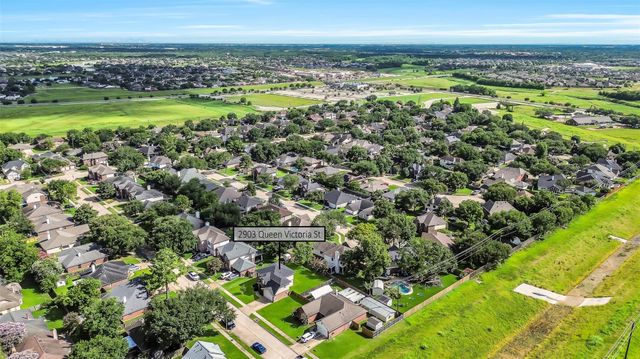 2903 Queen Victoria Street, Pearland, TX 77581