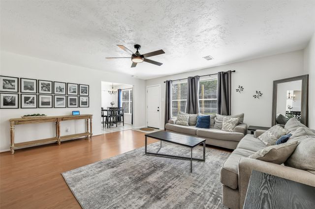 2903 Queen Victoria Street, Pearland, TX 77581