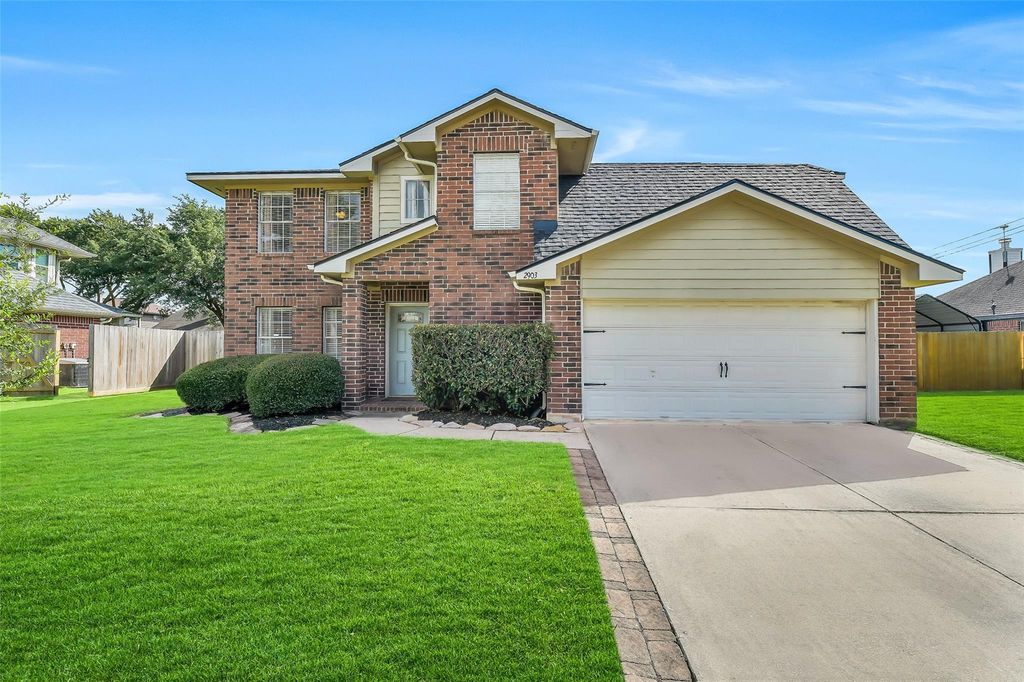 2903 Queen Victoria Street, Pearland, TX 77581