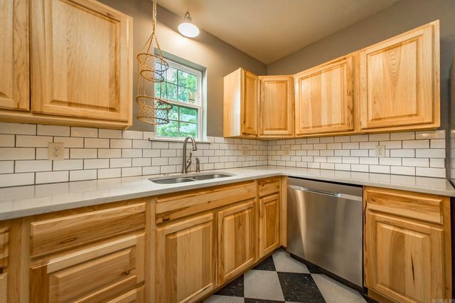 1114 Davis Street, Conway, AR 72034