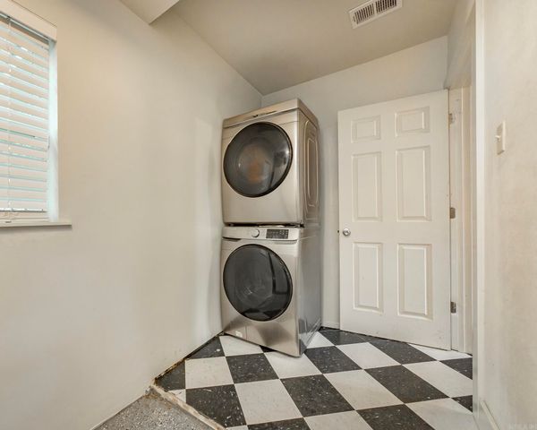 1114 Davis Street, Conway, AR 72034