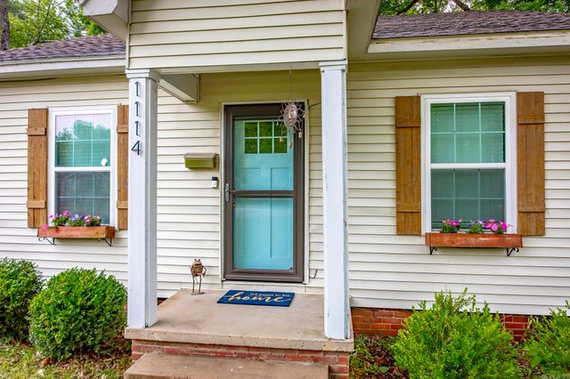 1114 Davis Street, Conway, AR 72034