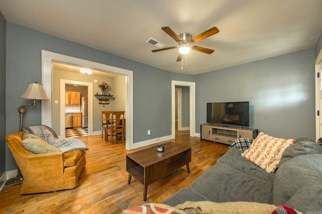 1114 Davis Street, Conway, AR 72034