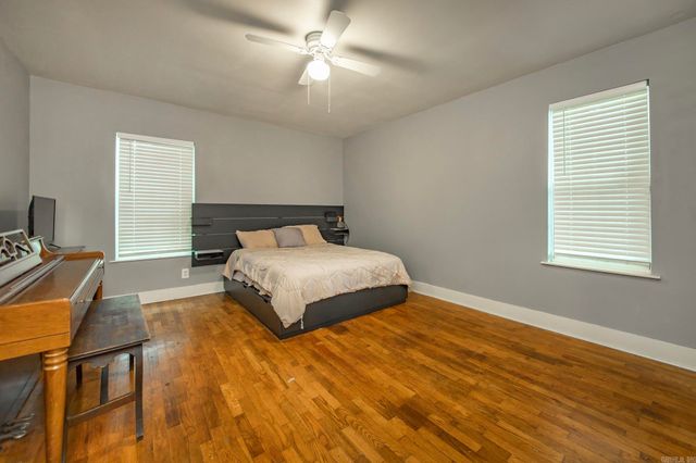 1114 Davis Street, Conway, AR 72034