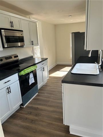 3742 NE Chaumiere Road, Kansas City, MO 64117