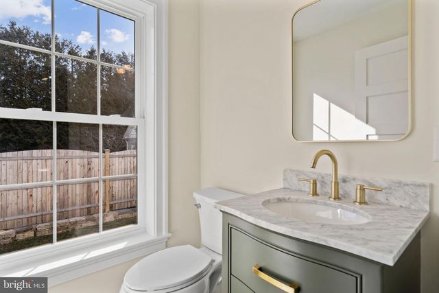 2432 OLCOTT AVE, Ardmore, PA 19003