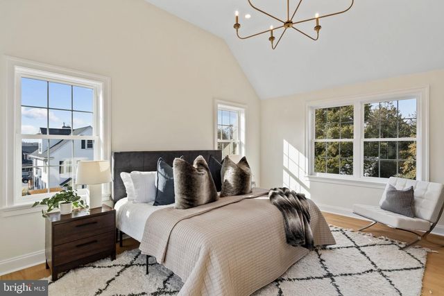 2432 OLCOTT AVE, Ardmore, PA 19003