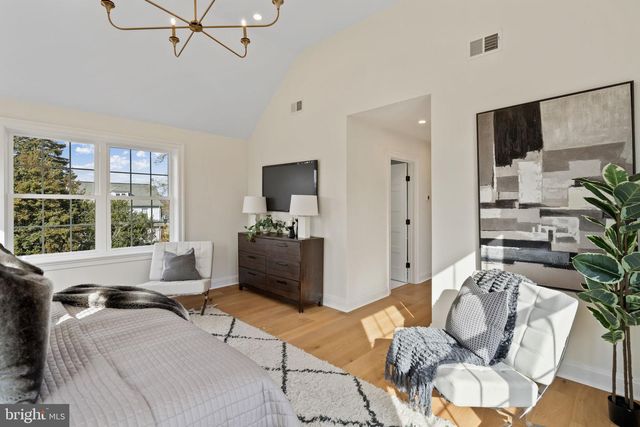 2432 OLCOTT AVE, Ardmore, PA 19003