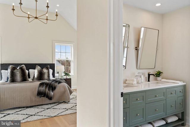 2432 OLCOTT AVE, Ardmore, PA 19003