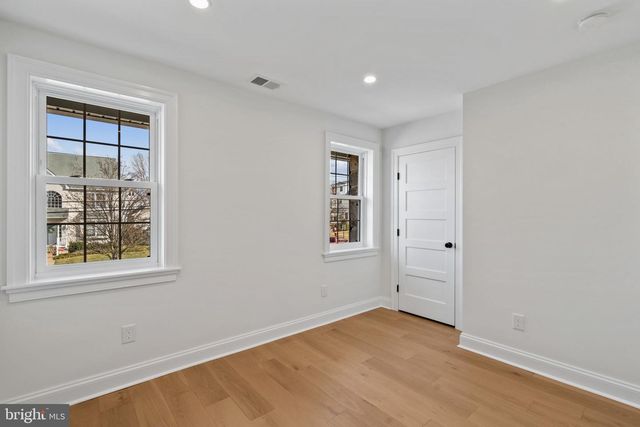 2432 OLCOTT AVE, Ardmore, PA 19003