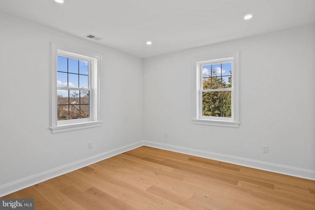 2432 OLCOTT AVE, Ardmore, PA 19003