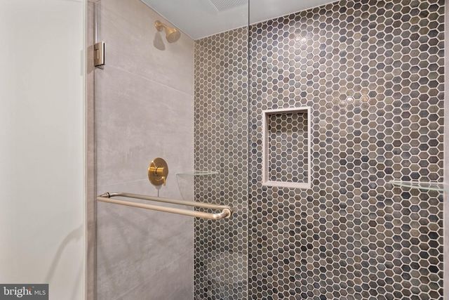 2432 OLCOTT AVE, Ardmore, PA 19003