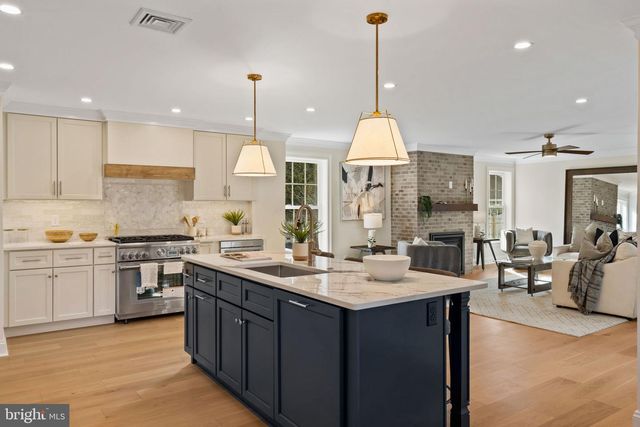 2432 OLCOTT AVE, Ardmore, PA 19003