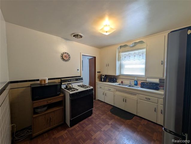 4475 Grayton Street, Detroit, MI 48224
