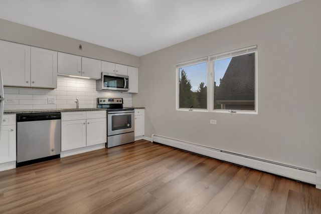 42 S Waiola Avenue 02, La Grange, IL 60525