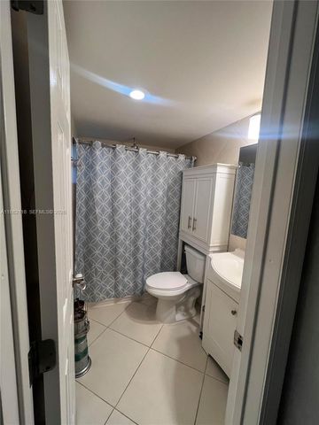 5387 SW 40th Avenue 103, Dania Beach, FL 33314