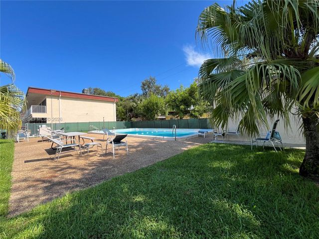5387 SW 40th Avenue 103, Dania Beach, FL 33314