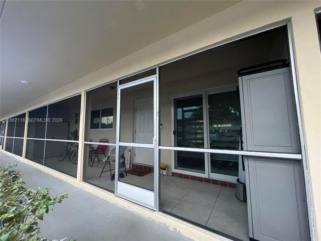5387 SW 40th Avenue 103, Dania Beach, FL 33314
