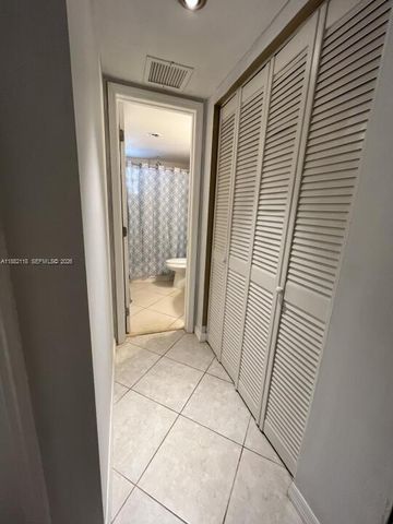 5387 SW 40th Avenue 103, Dania Beach, FL 33314