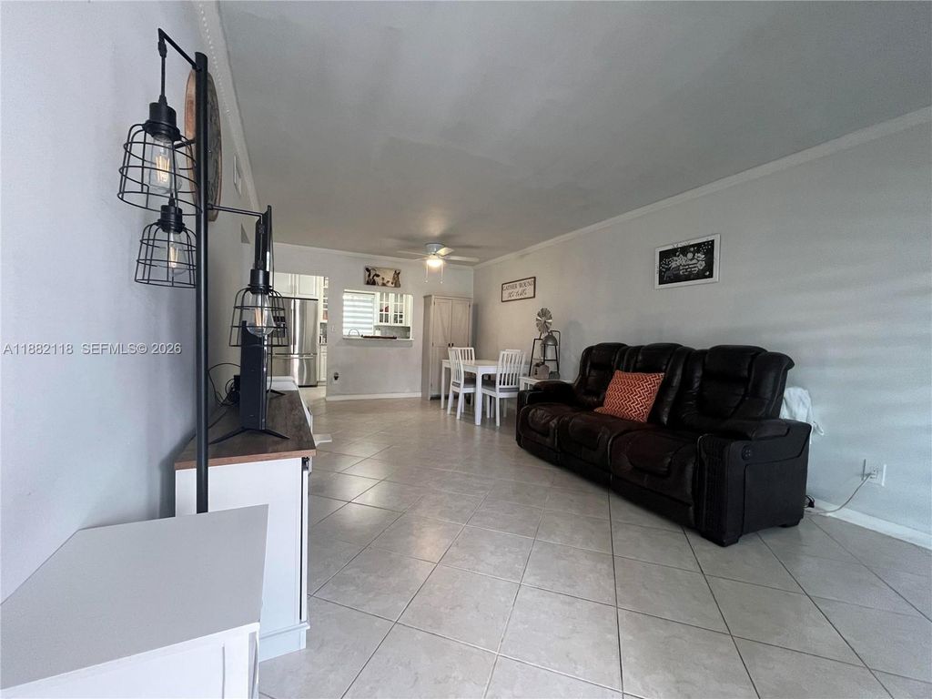5387 SW 40th Avenue 103, Dania Beach, FL 33314