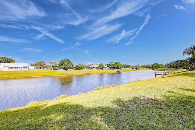 256 SW Ridgecrest Drive, Port St. Lucie, FL 34953