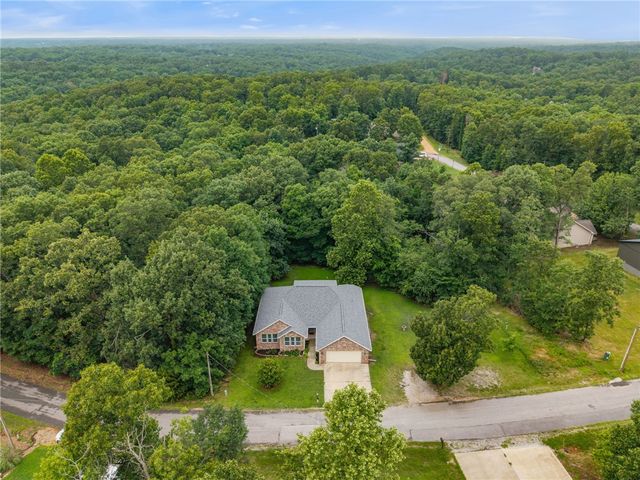 6 Linfield Lane, Bella Vista, AR 72715