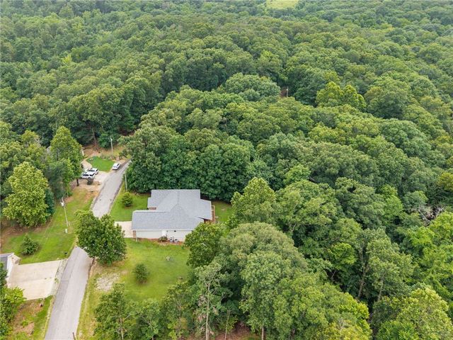6 Linfield Lane, Bella Vista, AR 72715