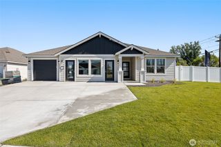 4208 W Sandy Ct, Moses Lake, WA 98837