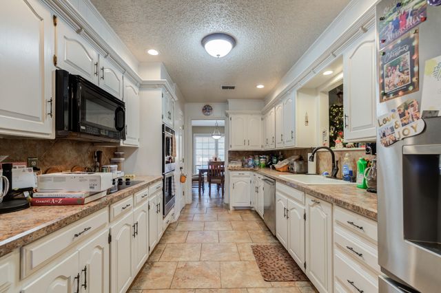 5713 76th Street, Lubbock, TX 79424