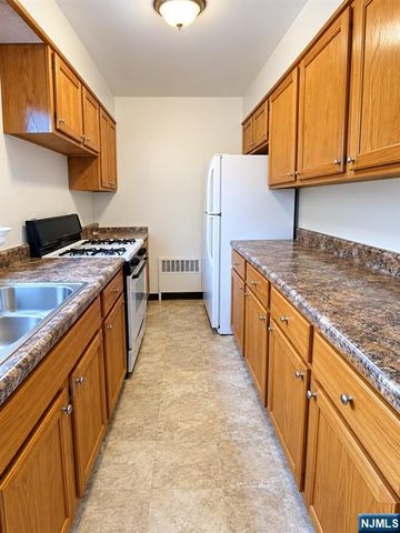 295 Essex Street 295A, Hackensack, NJ 07601