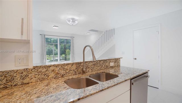 1492 Veracruz Lane 4-4, Weston, FL 33327