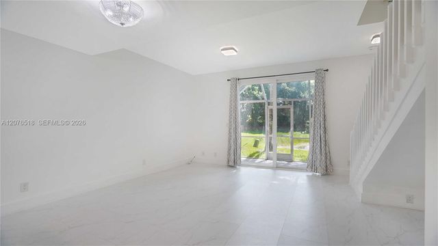 1492 Veracruz Lane 4-4, Weston, FL 33327