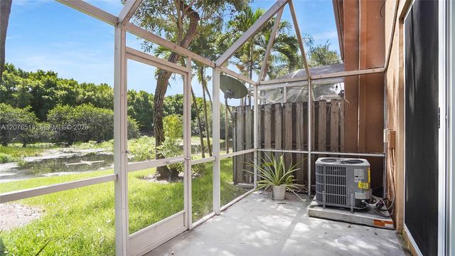 1492 Veracruz Lane 4-4, Weston, FL 33327
