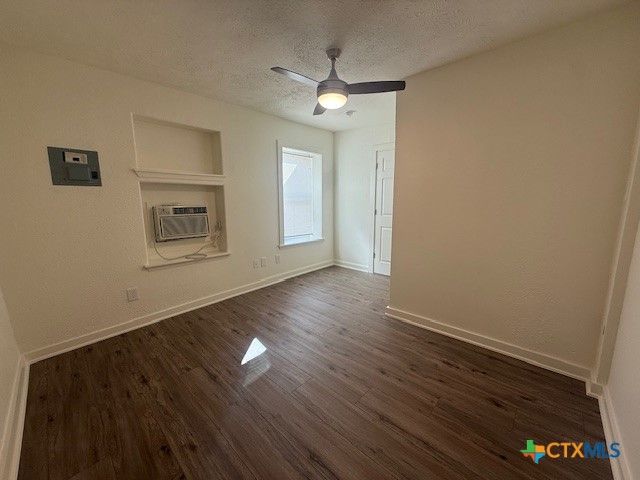 527 W San Antonio Street 2, San Marcos, TX 78666