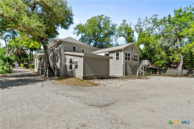 527 W San Antonio Street 2, San Marcos, TX 78666