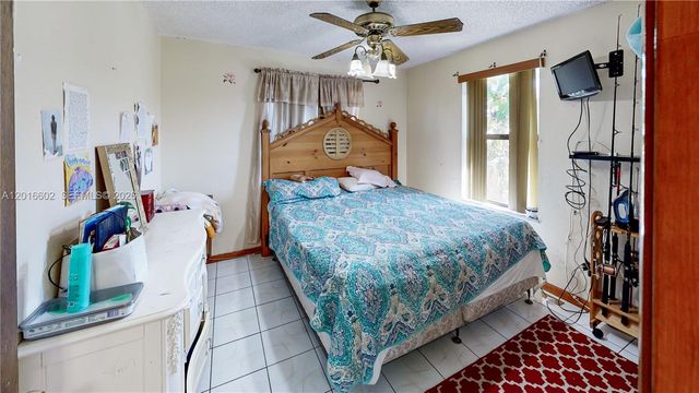 10900 SW 177th Ter, Miami, FL 33157
