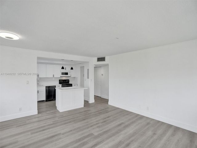 2771 Taft St 409, Hollywood, FL 33020