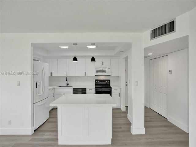 2771 Taft St 409, Hollywood, FL 33020