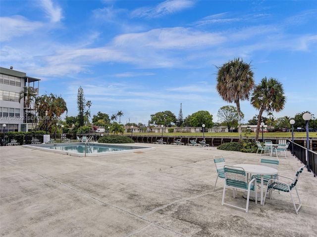 2771 Taft St 409, Hollywood, FL 33020