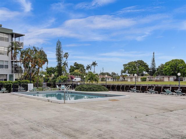 2771 Taft St 409, Hollywood, FL 33020