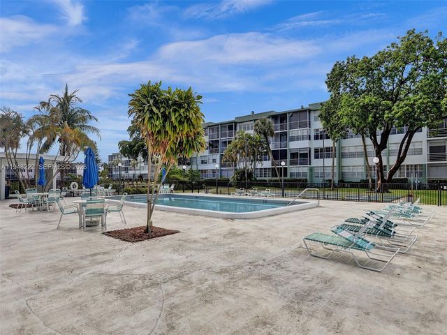 2771 Taft St 409, Hollywood, FL 33020