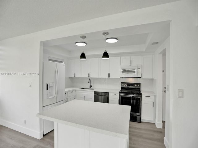 2771 Taft St 409, Hollywood, FL 33020