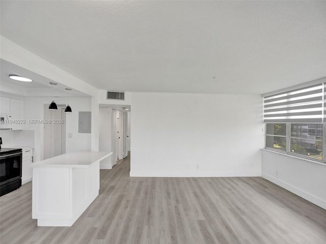 2771 Taft St 409, Hollywood, FL 33020